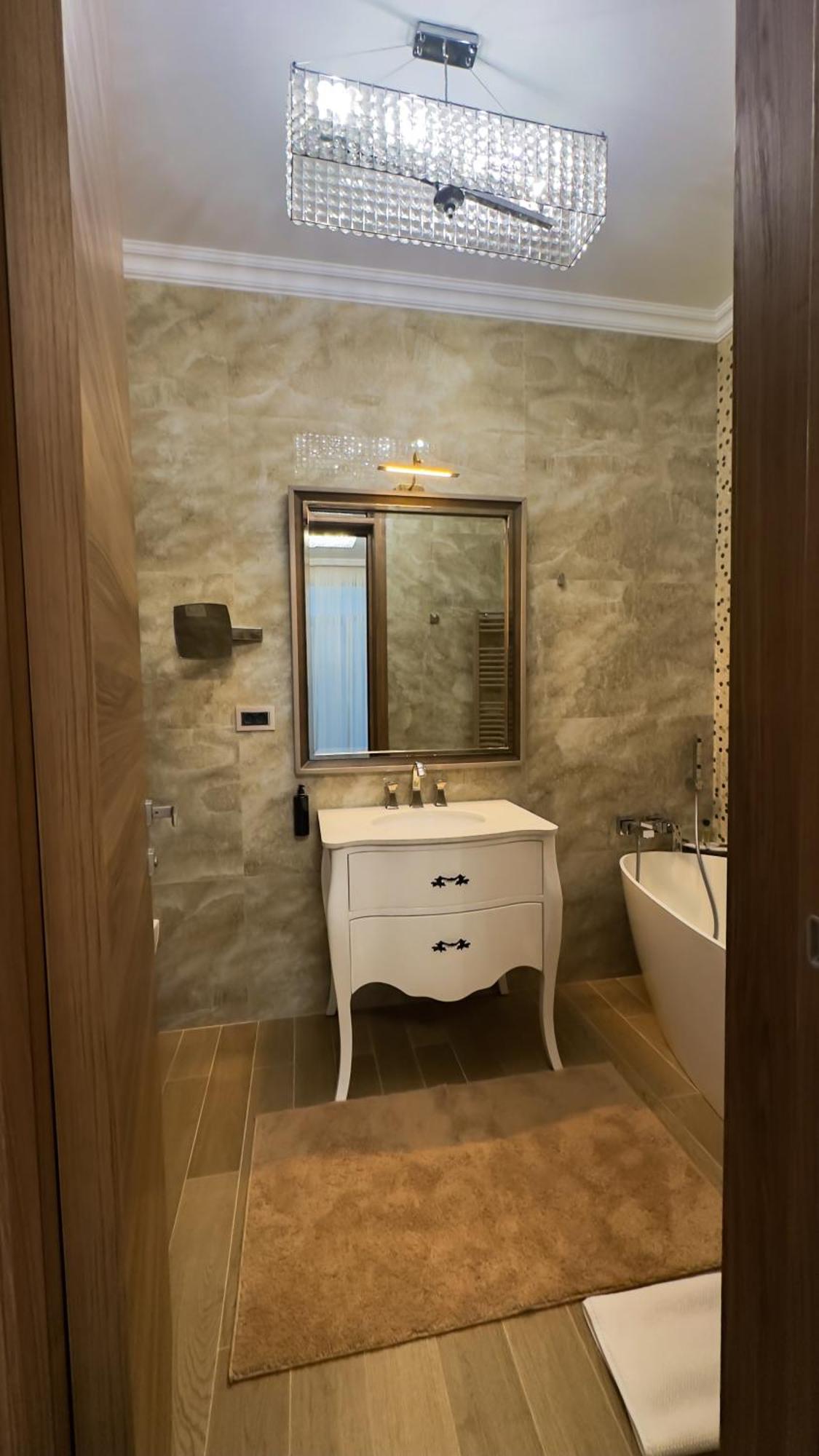Therme Criss Balotesti Buitenkant foto