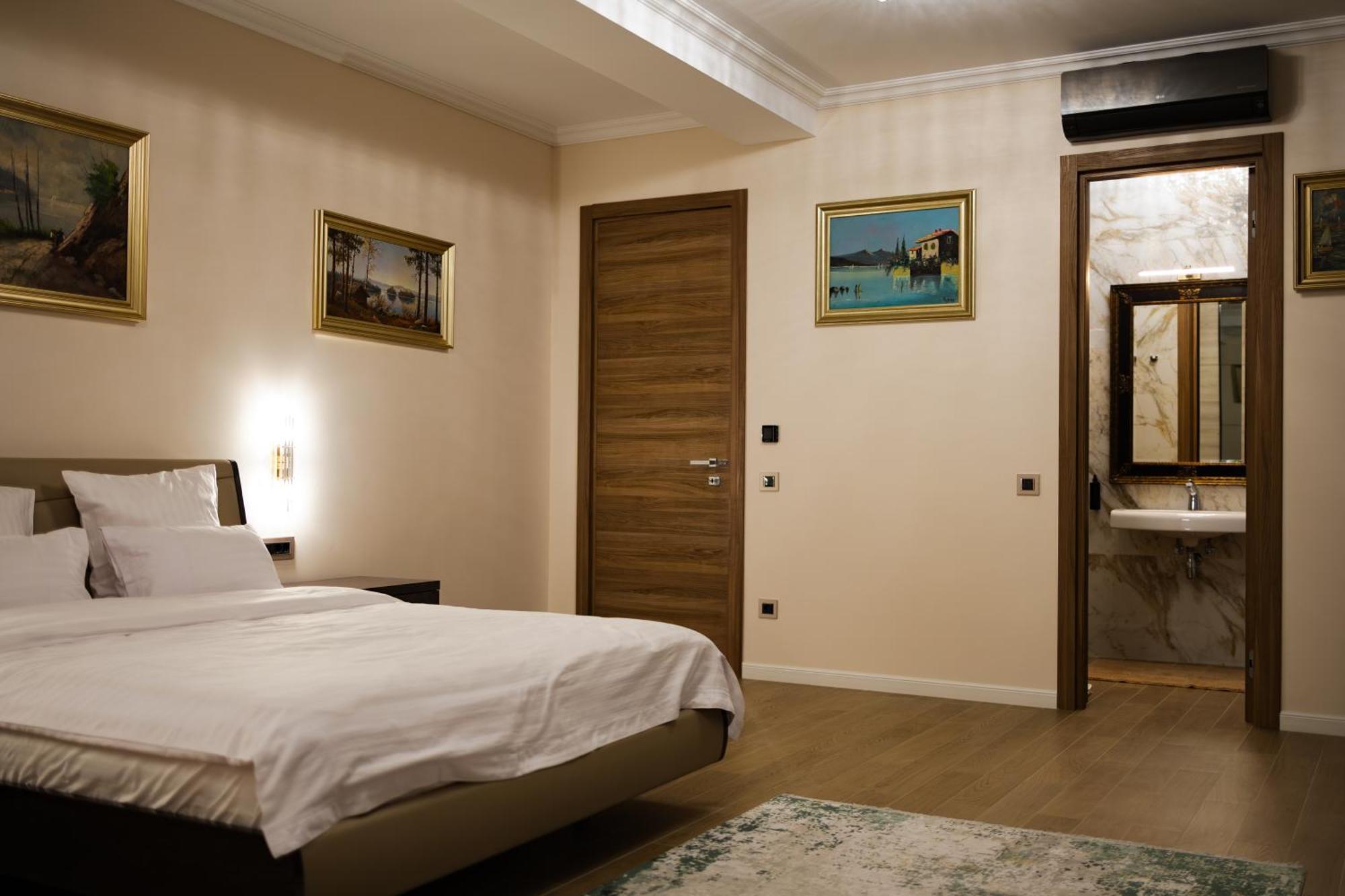 Therme Criss Balotesti Buitenkant foto